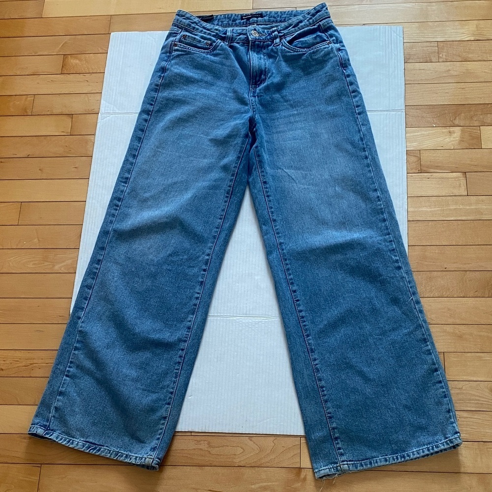 Bluenotes Women's Wide Leg/high waisted  Medium washed DeninJeans SIZE 4